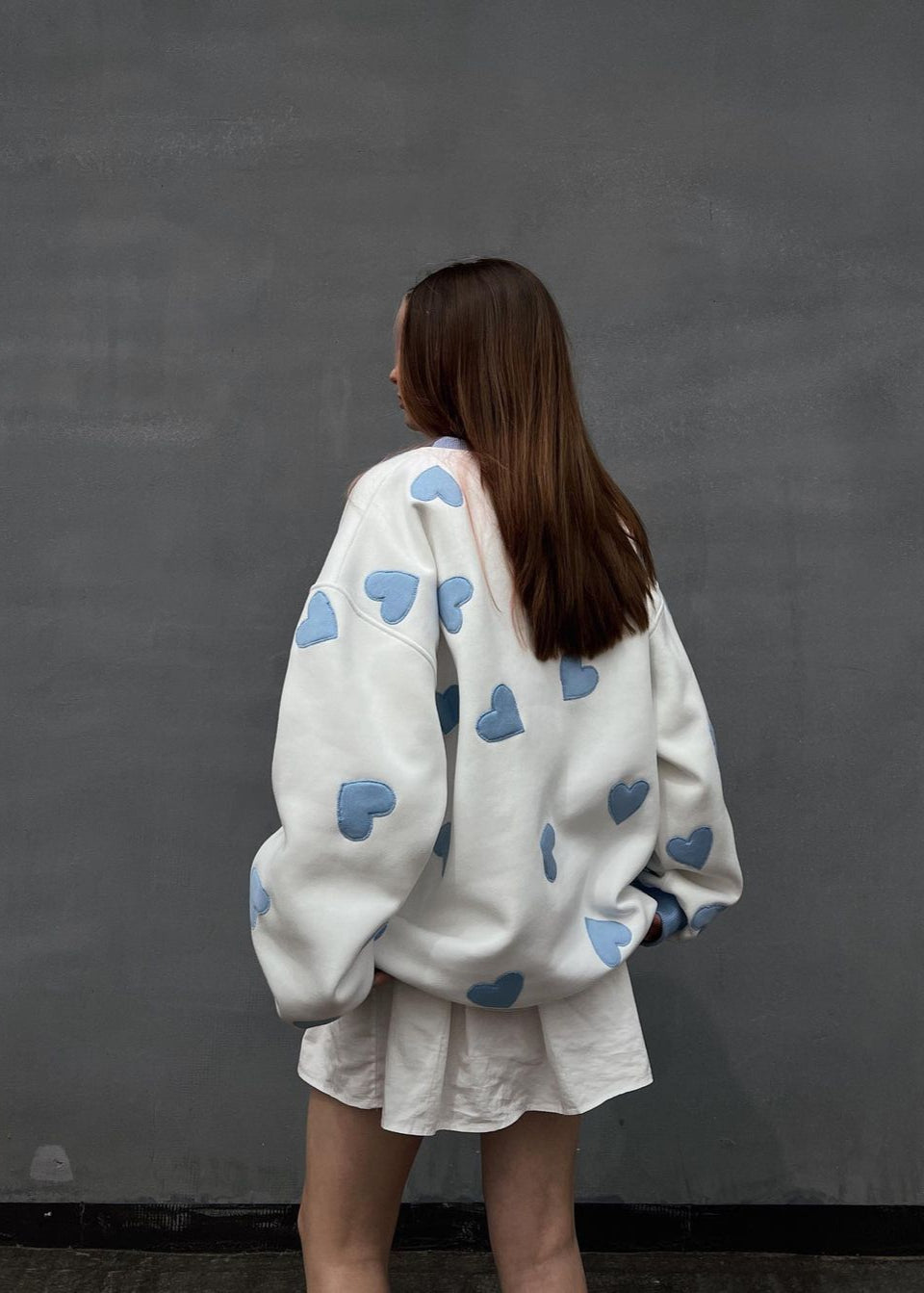 Amour – White Sweatshirt with Blue Heart Appliqués