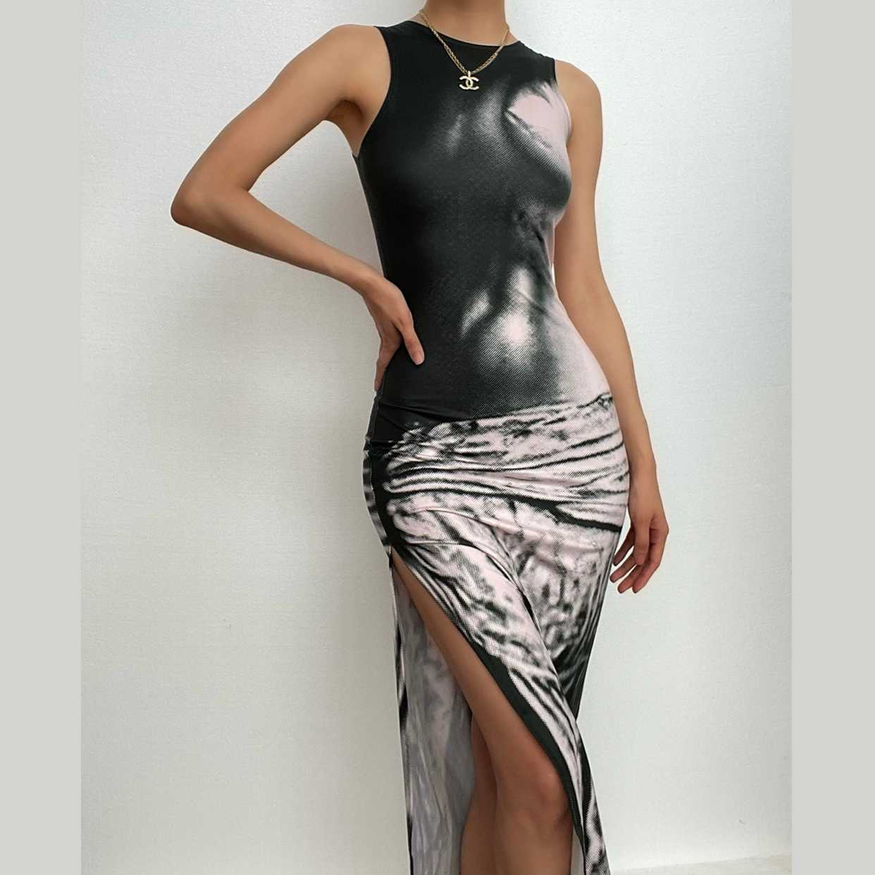 Crew Neck Contrast Graphic Print Side Slit Bodycon Maxi Dress