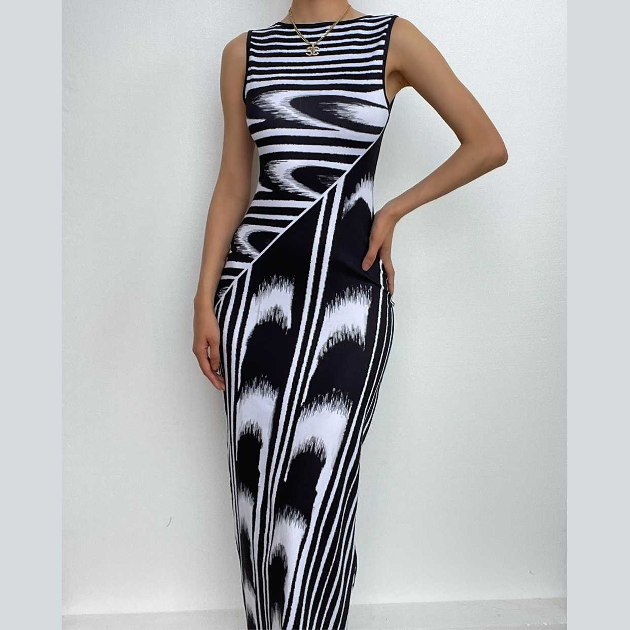 Striped contrast sleeveless round neck maxi dress-final-sale