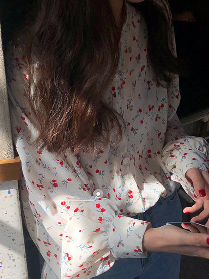 Adela Vintage Floral Print Crew Neck Blouse