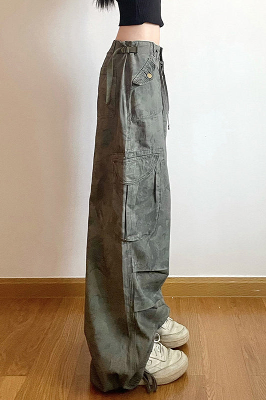 Vintage Camo Wide-Leg Cargo Pant