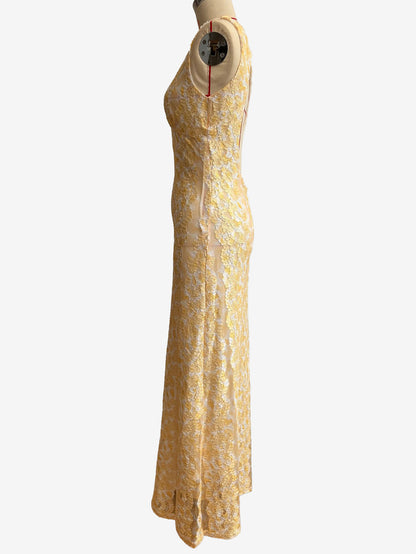 Sleeveless Lace Maxi Dress With Deep V-Neck And Open Back For Summer 2026