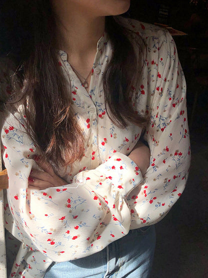 Adela Vintage Floral Print Crew Neck Blouse