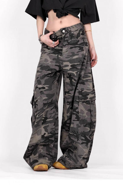 Vintage Camo Wide-Leg Cargo Pant