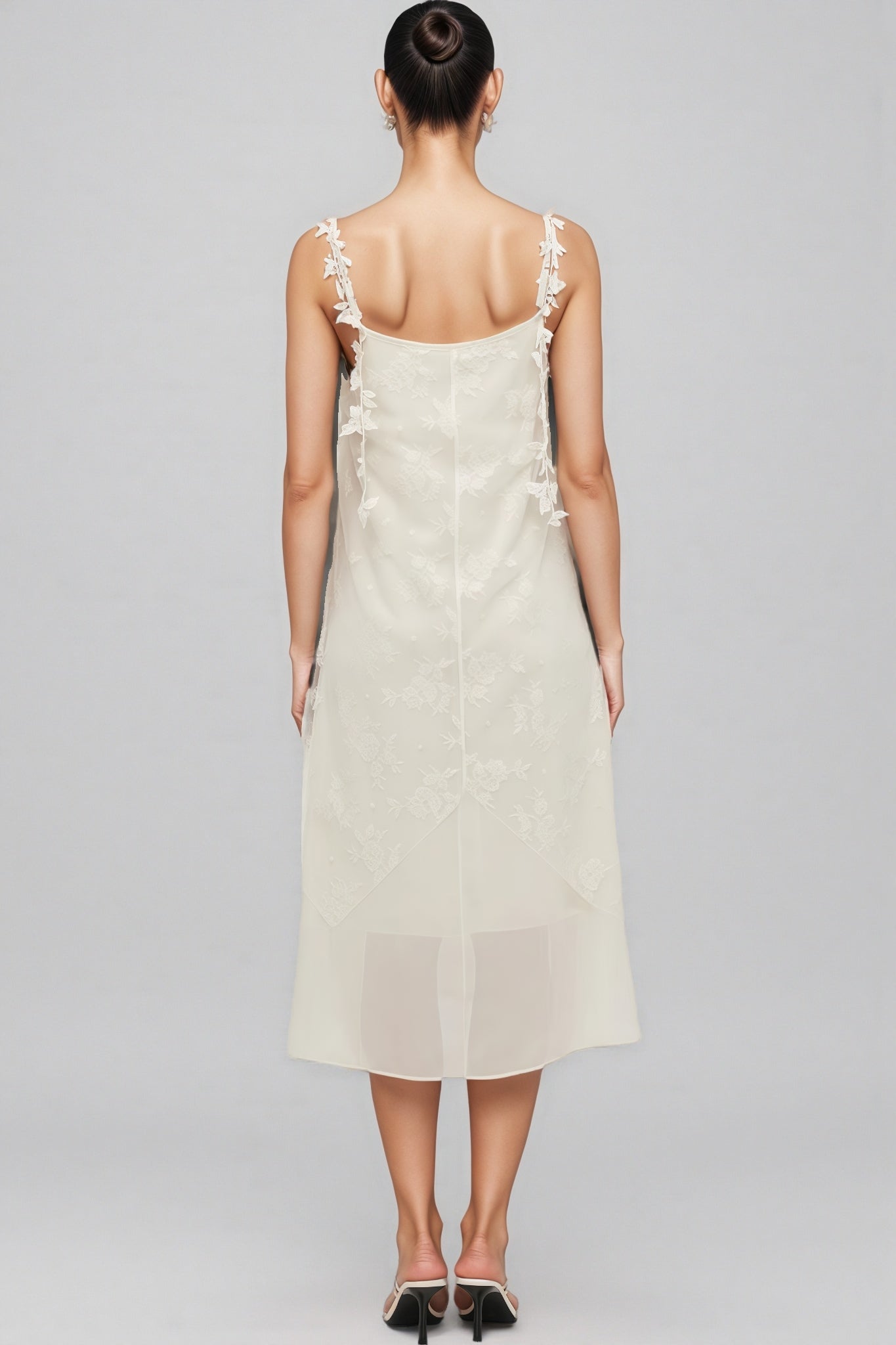 Wrenk Sleeveless Embroidered Flower Midi Dress
