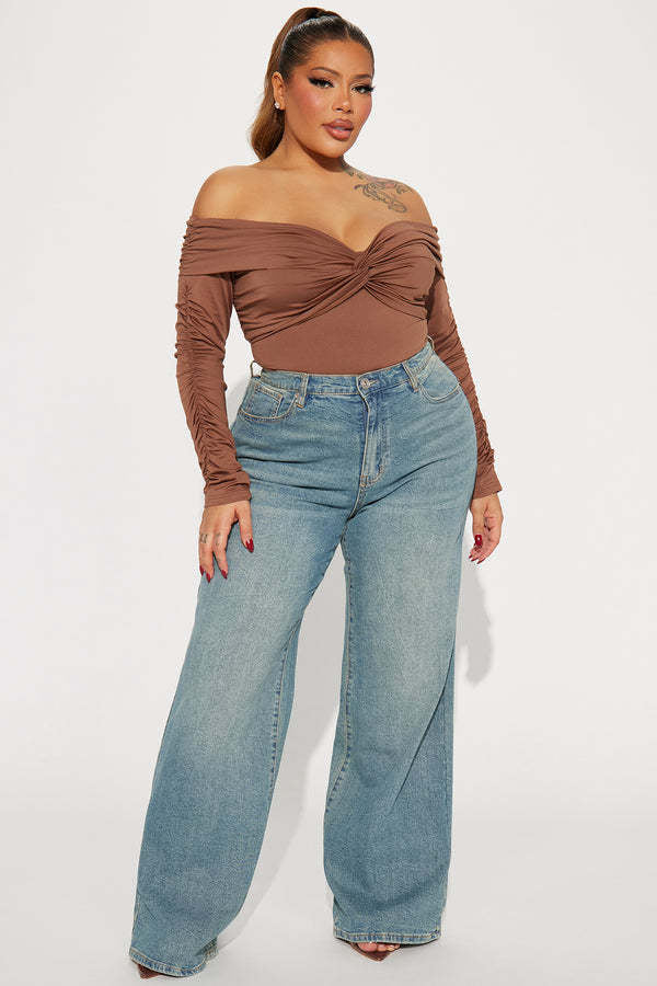 Embroidered Stretch Wide Leg Jean