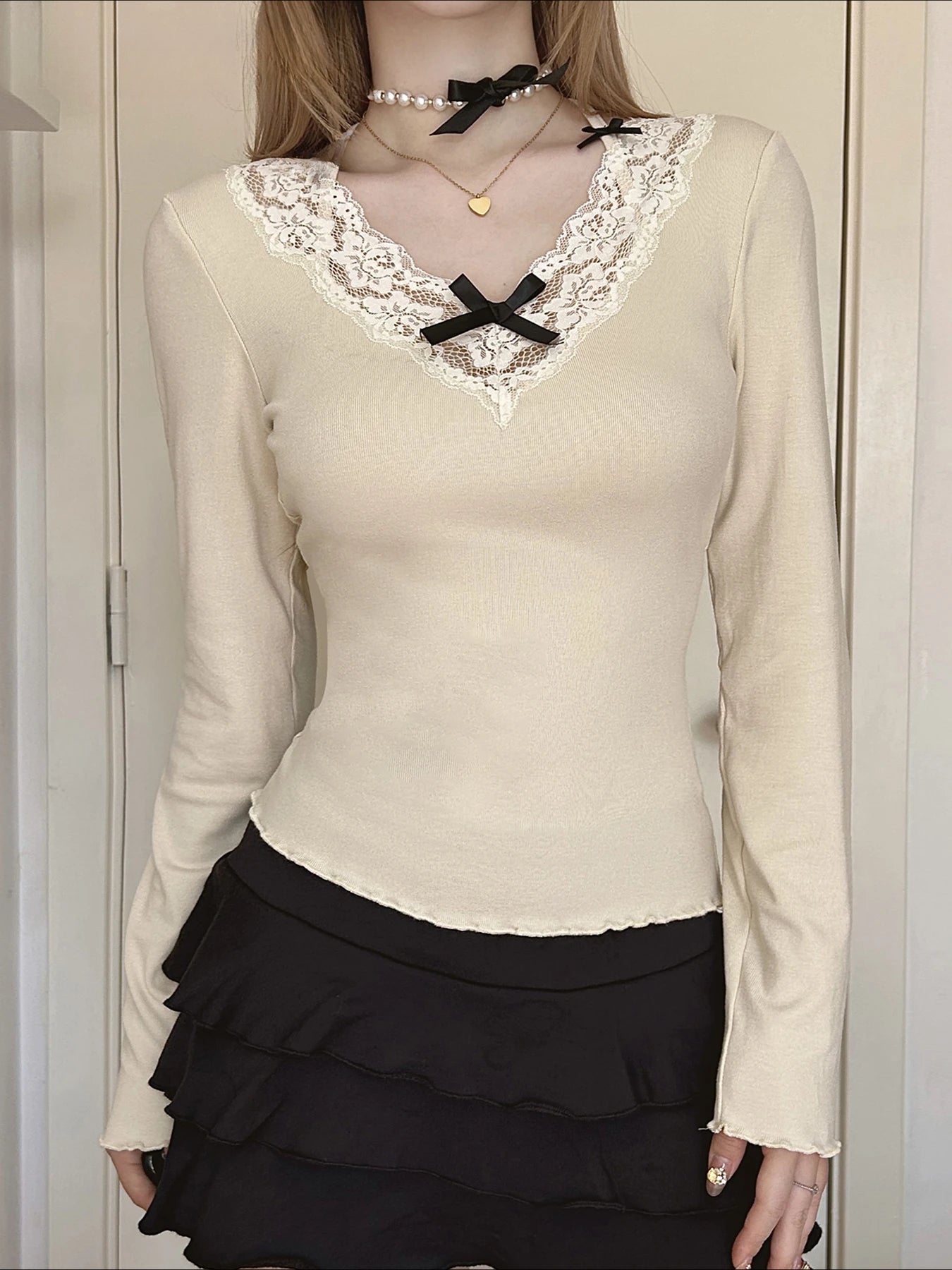Bow Patchwork Lace Trim Halter V-Neck Long Sleeve Knit Top