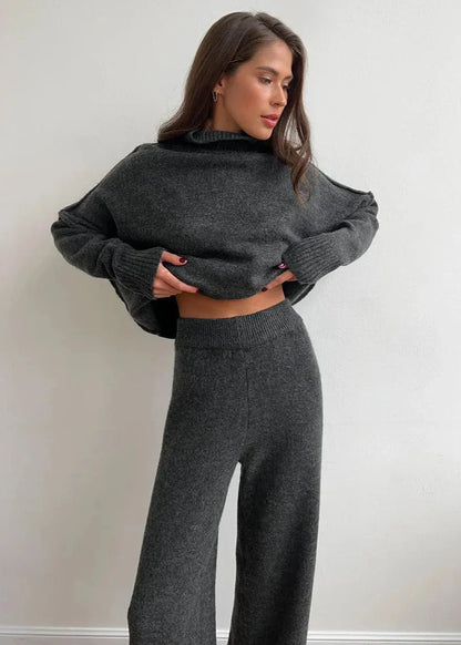 Luxe Comfort - Oversized Knit Sweater and Pants Set