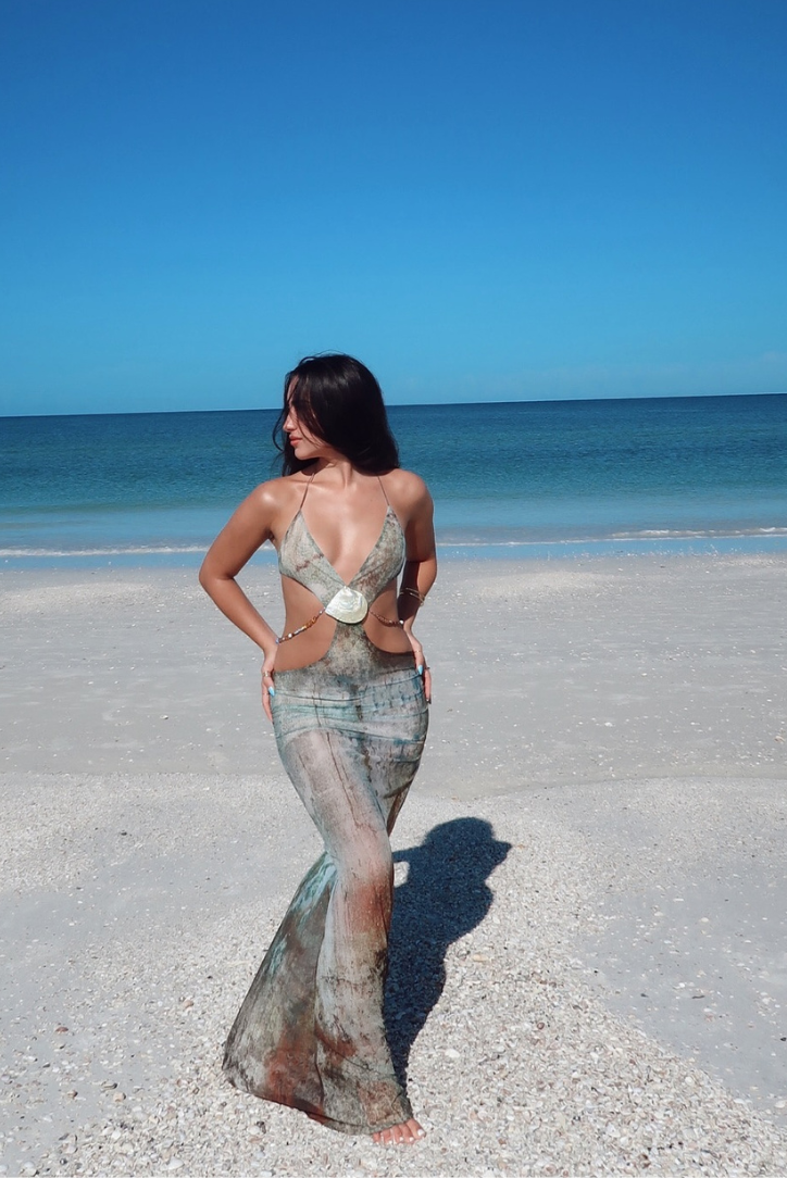 Reese | Elegant Shell Waist Cut-Outs Maxi Dress