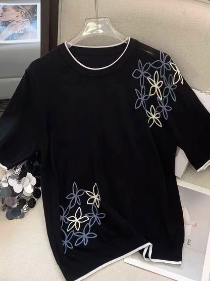 Grace Vintage Crew Neck Embroidered Top