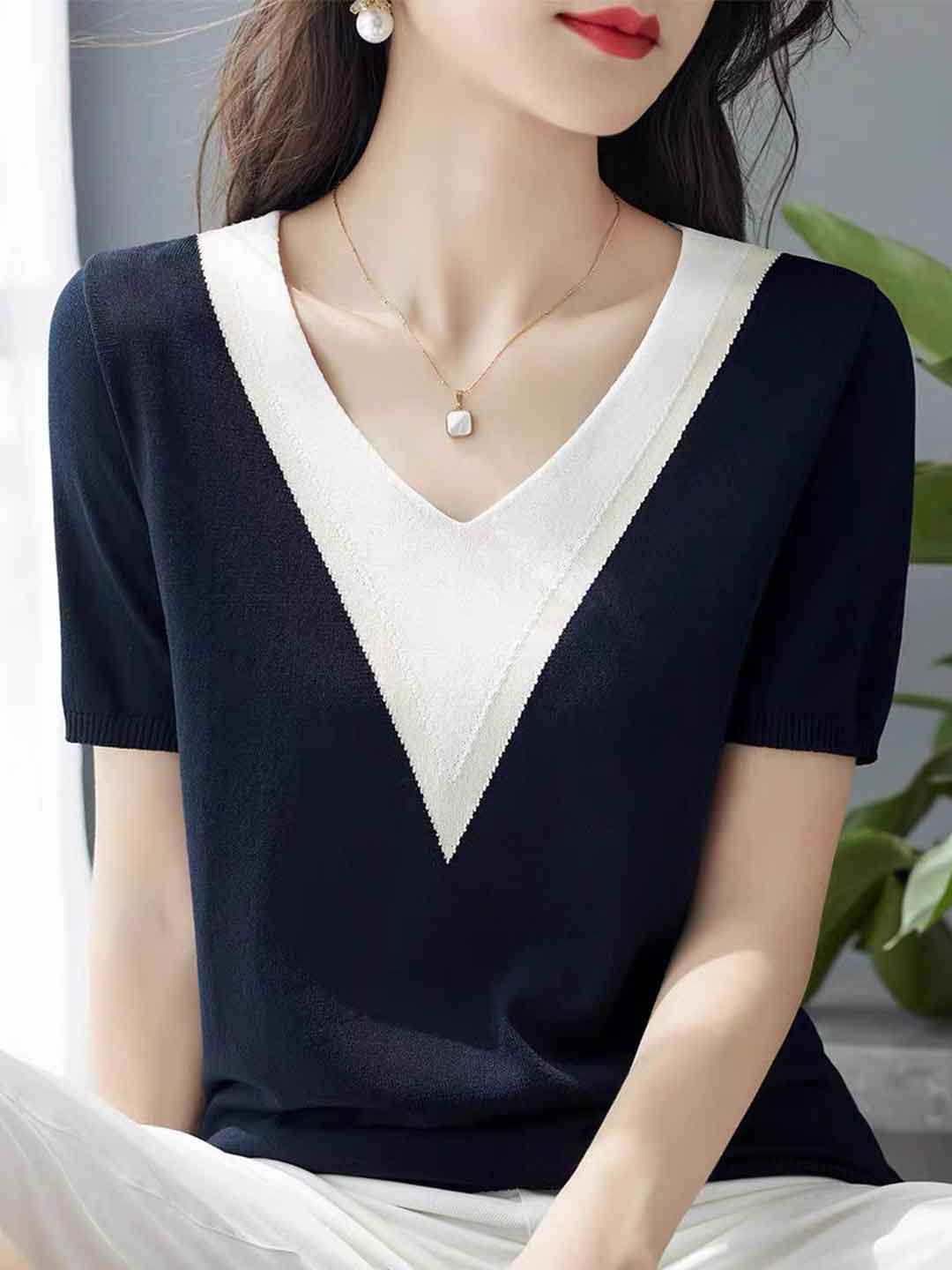 Hailey Classic V-Neck Knitted Top