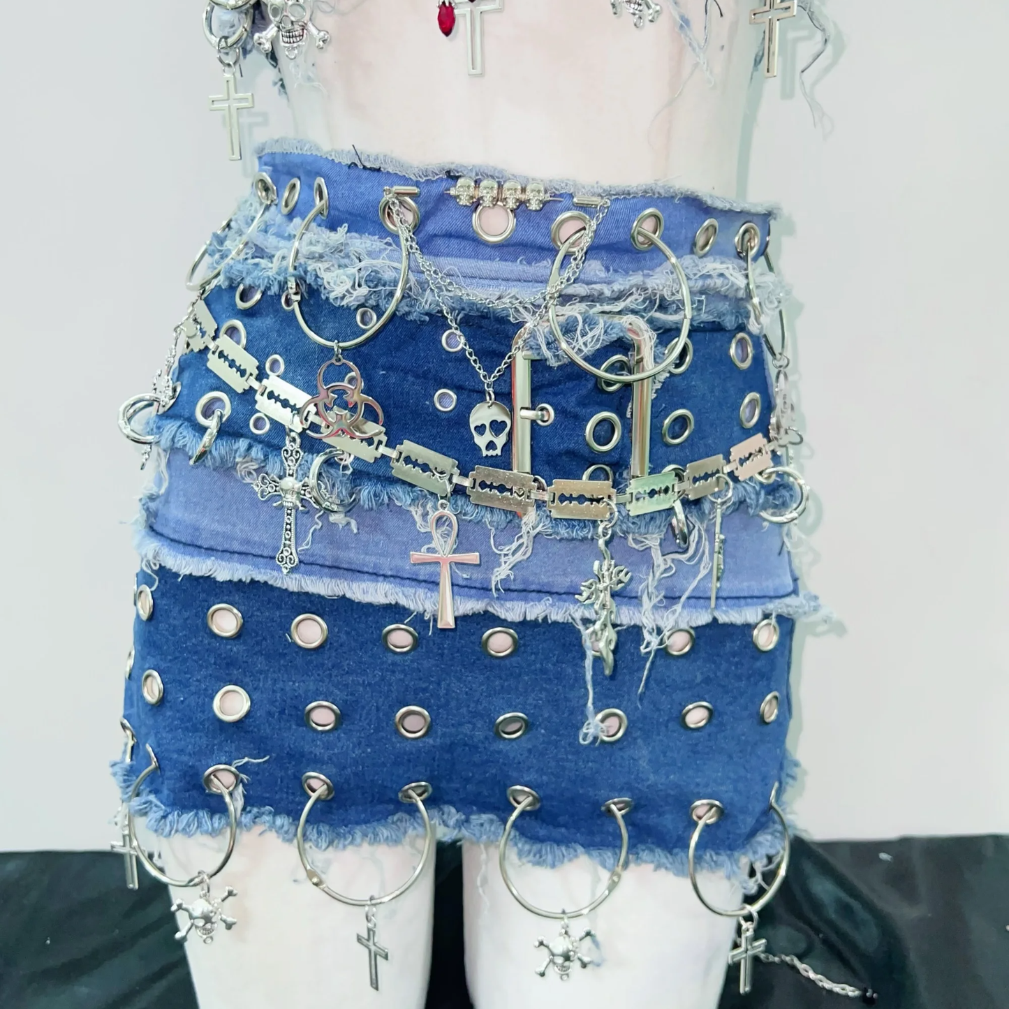 Denim o ring raw hem mini skirt set