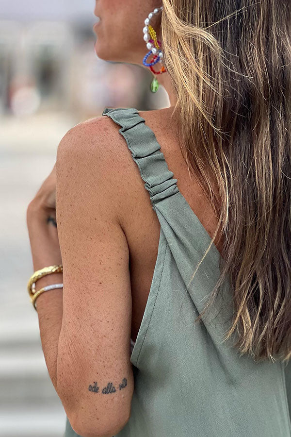 V-neck sleeveless dress with suspenders