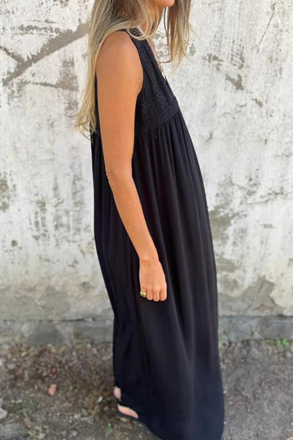 Lace sleeveless V-neck black dress