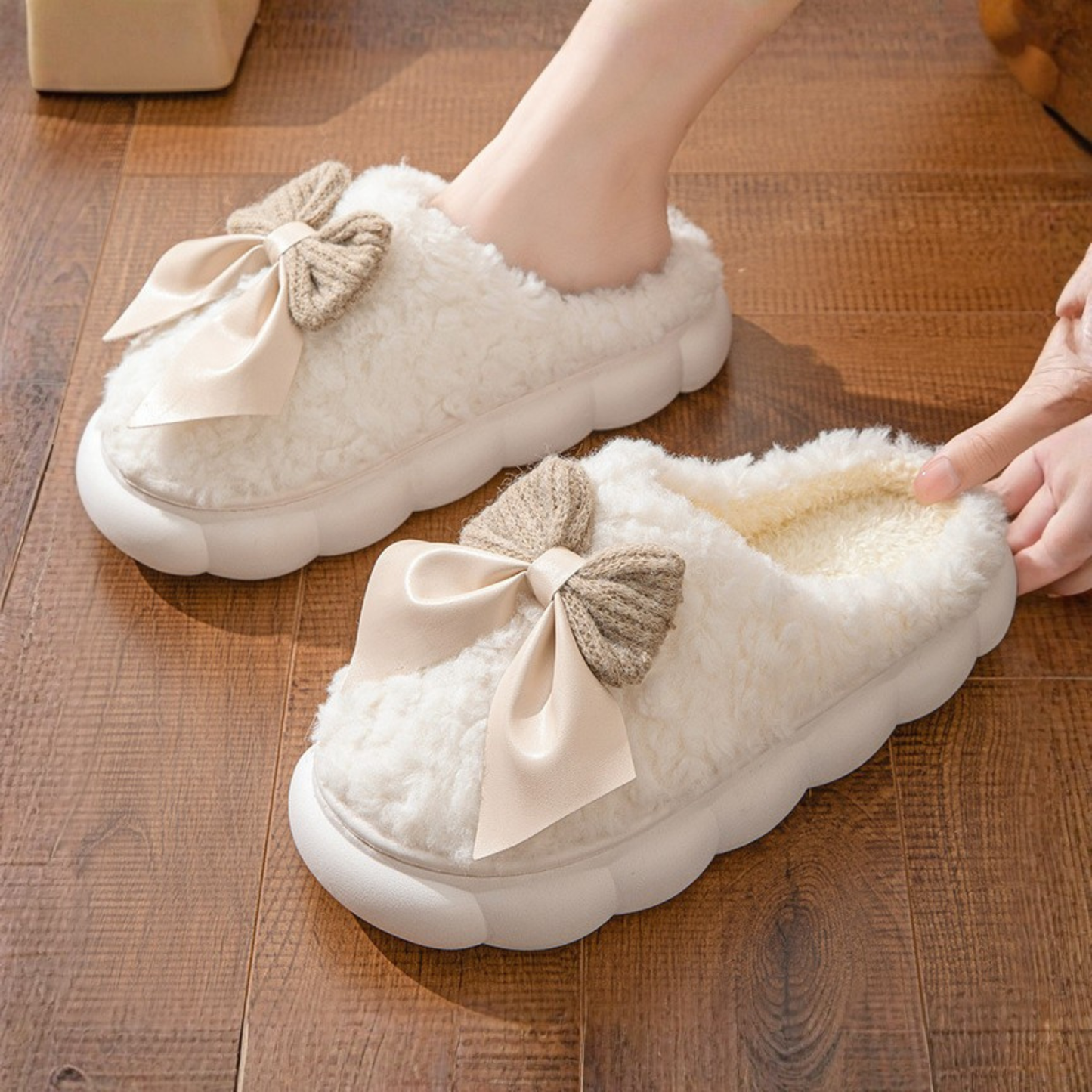 AmyVictoria™ - Comfy Fluffy Indoor Plush Non-Slip Slippers