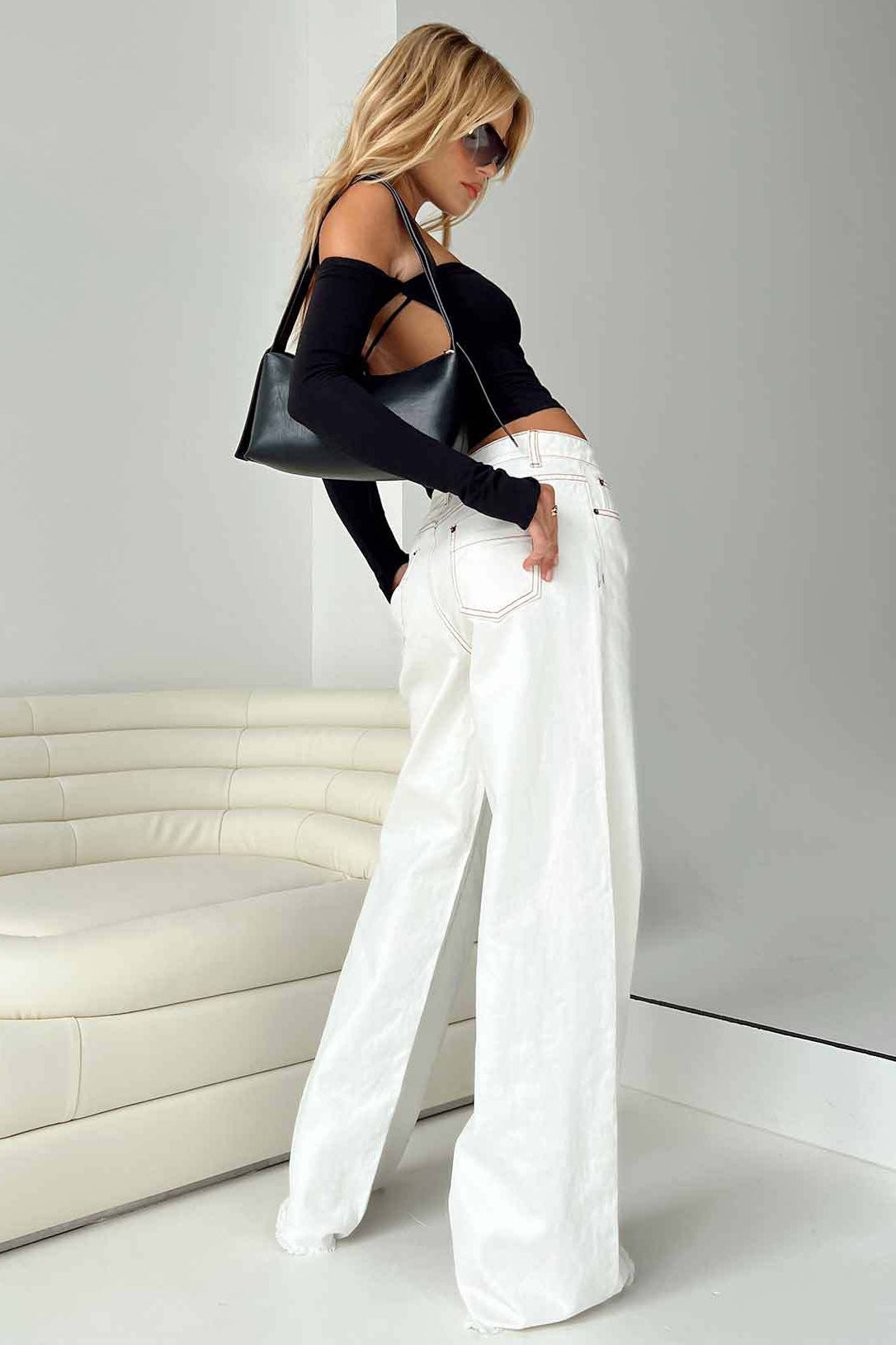 Relaxed Fit Raw Edge Dragging Jeans