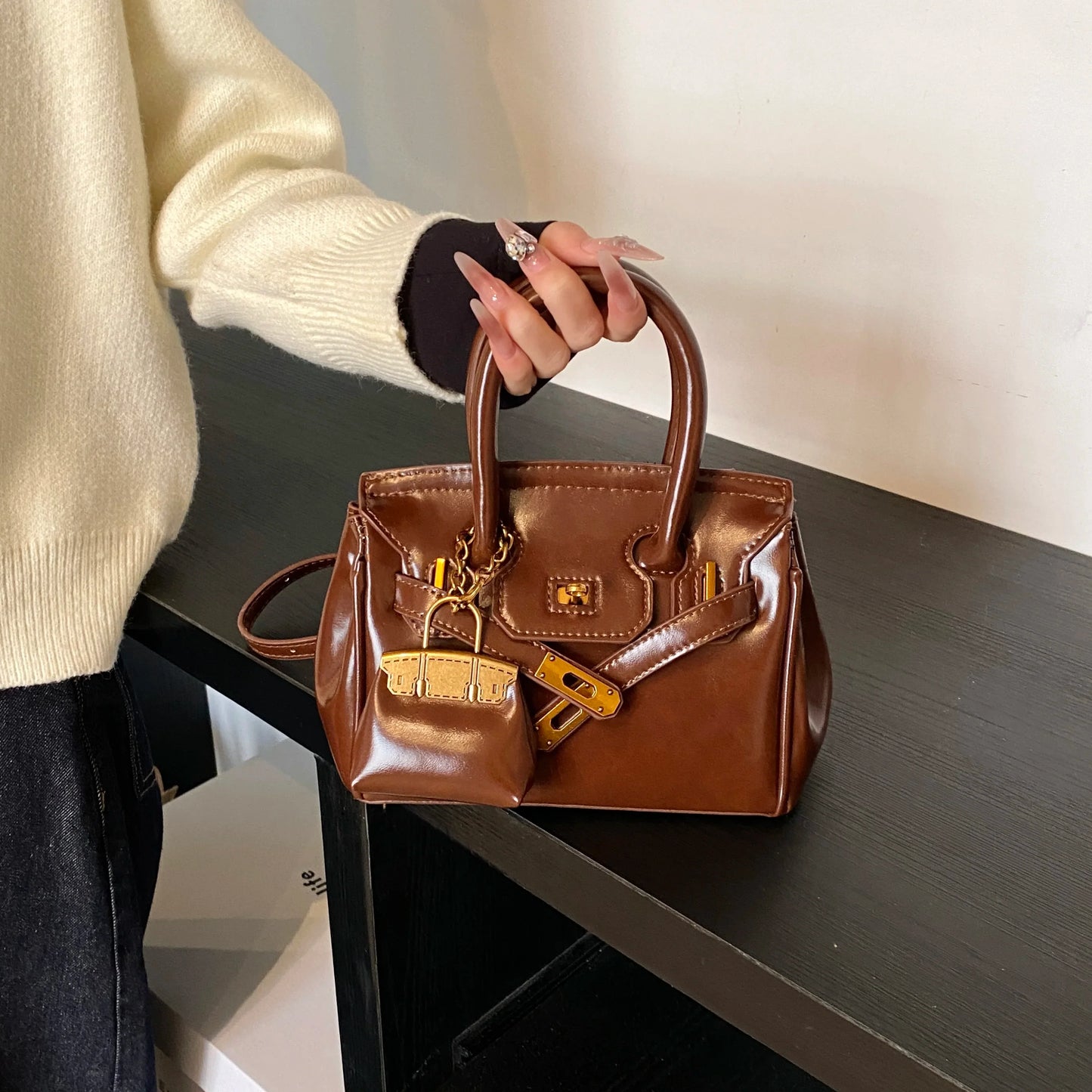 Minimalist High-End Women’s Fashion Handbag