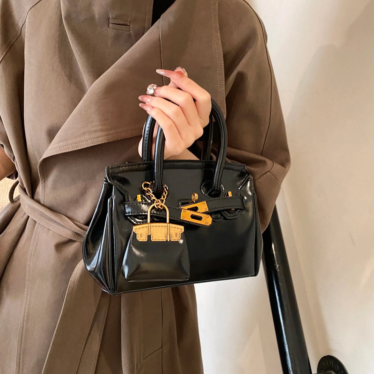 Minimalist High-End Women’s Fashion Handbag