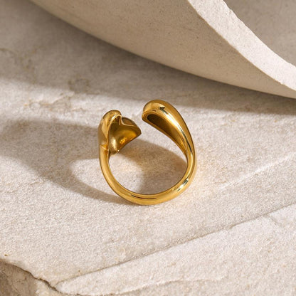 Aura Flow - Sculpted Gold Ring