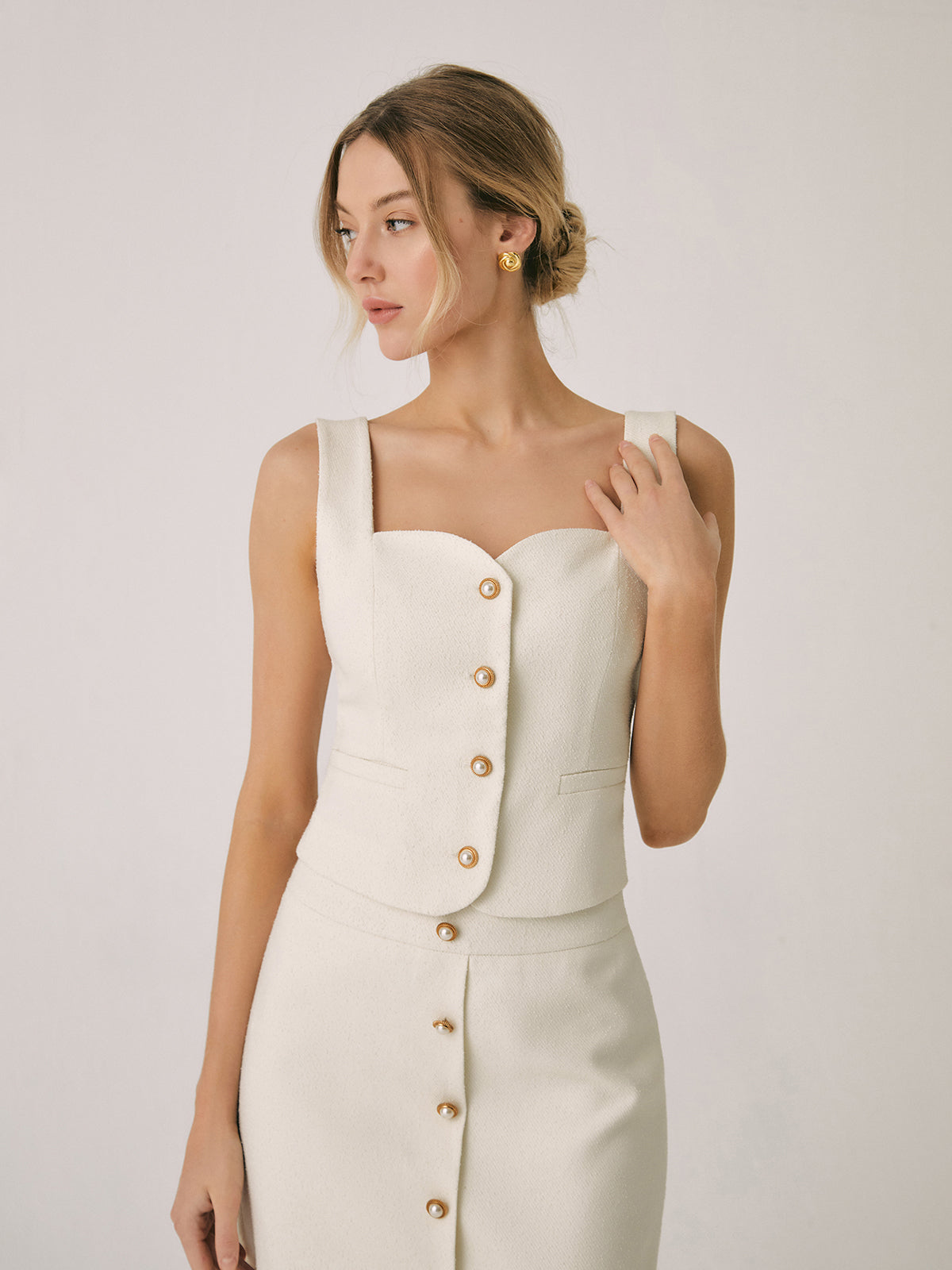 Elegant Pearl Buckle Vest