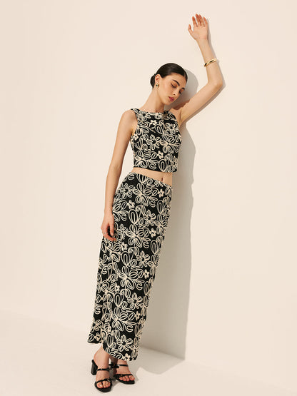 Keyhole Back Floral Embroidered Crop Top