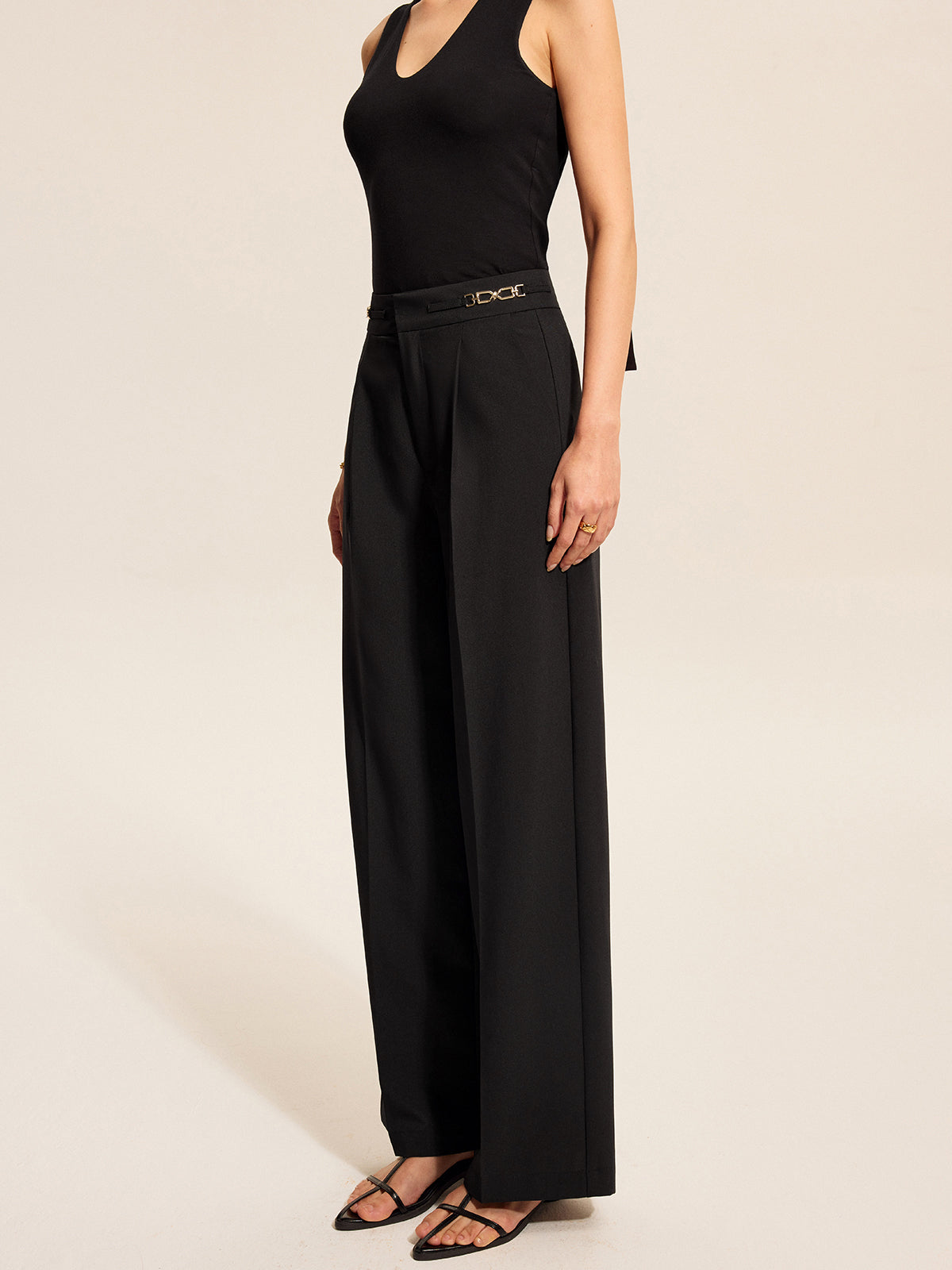 Mid-Waist Pleated Pants With Chain Detail