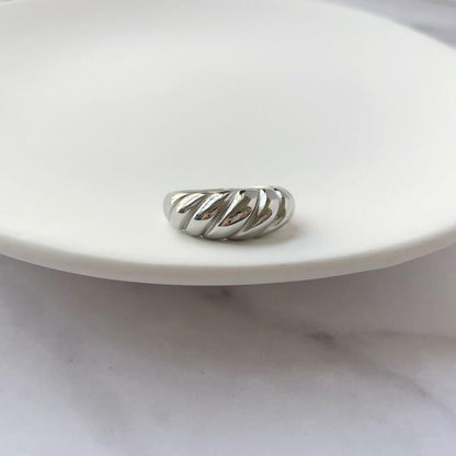 Aud Twisted Minimalist Rings