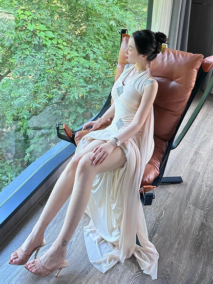 Backless V-neck Halter Dress · Waist-cinching Slim-fit Elegant Style