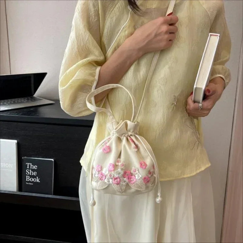 Retro Flower Embroidery Lace Drawstring Bucket Handbag