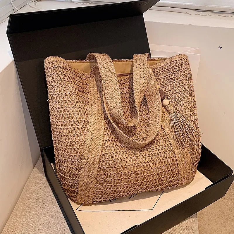 Large Capacity Fringe Straw Shoulder Bag