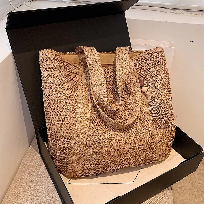 Large Capacity Fringe Straw Shoulder Bag