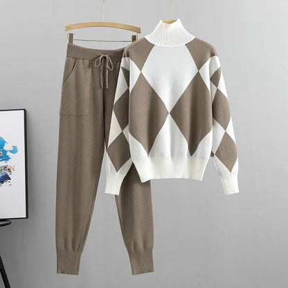 | Women's sweater and pants set