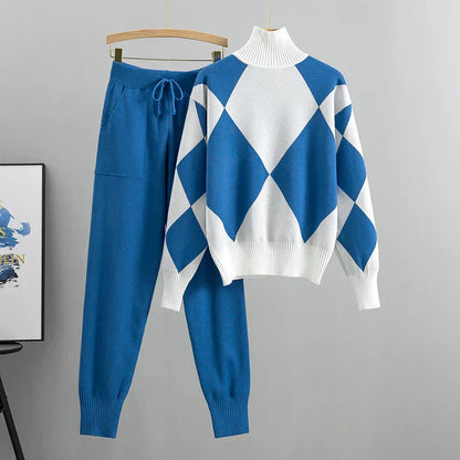 | Women's sweater and pants set