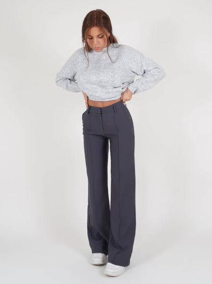 High-Waist Trousers with Straight Legs – Versatile and Comfortable Pants for Any Occasion