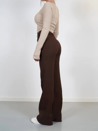 High-Waist Trousers with Straight Legs – Versatile and Comfortable Pants for Any Occasion