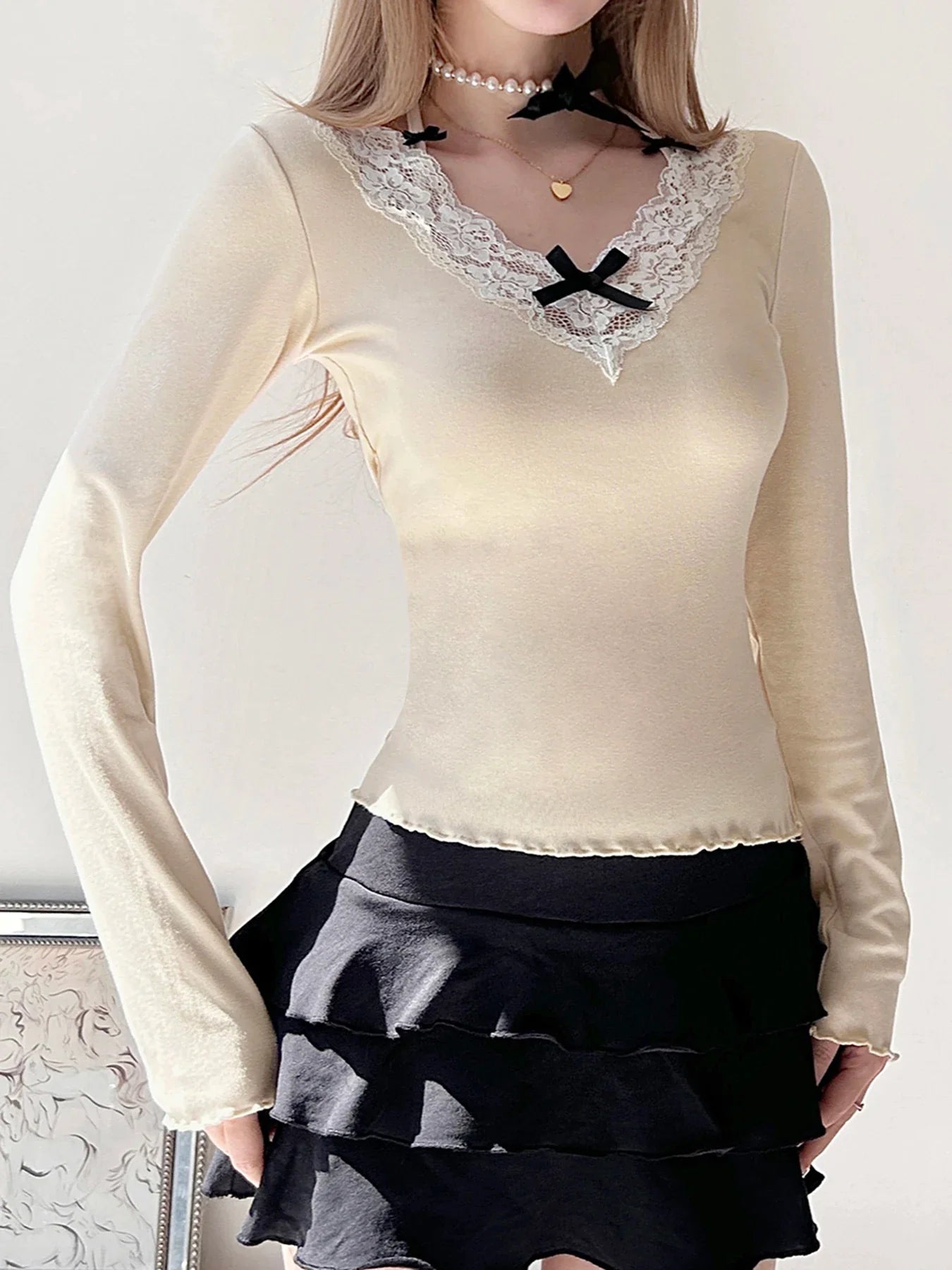 Bow Patchwork Lace Trim Halter V-Neck Long Sleeve Knit Top