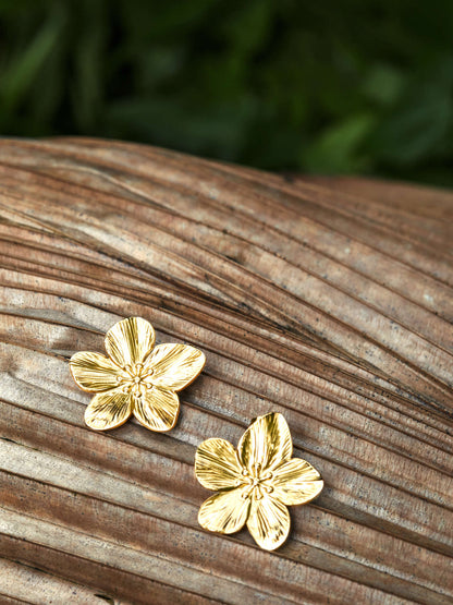 Floral Pattern Stud Earrings