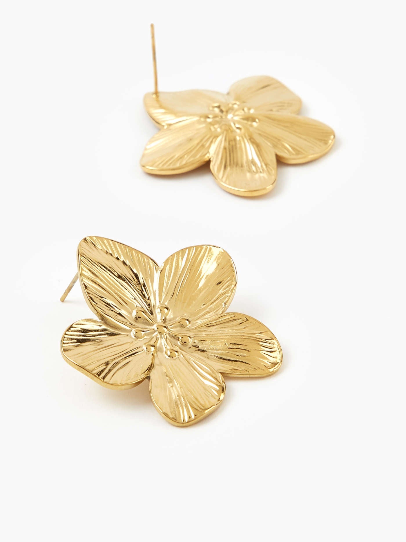 Floral Pattern Stud Earrings