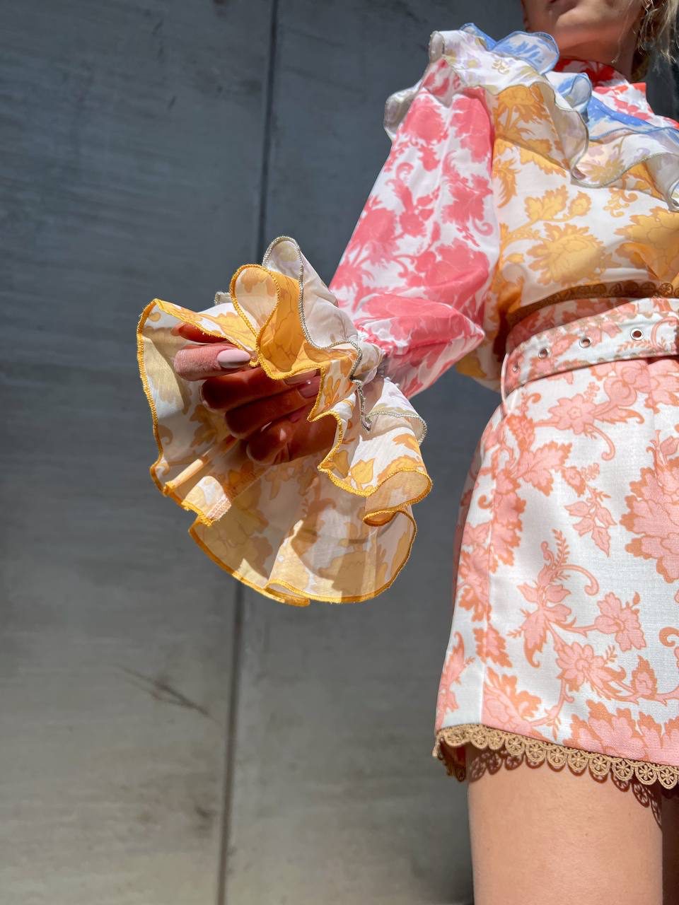 Floral Print Ruffles Blouse & Shorts Coord Set with Belt