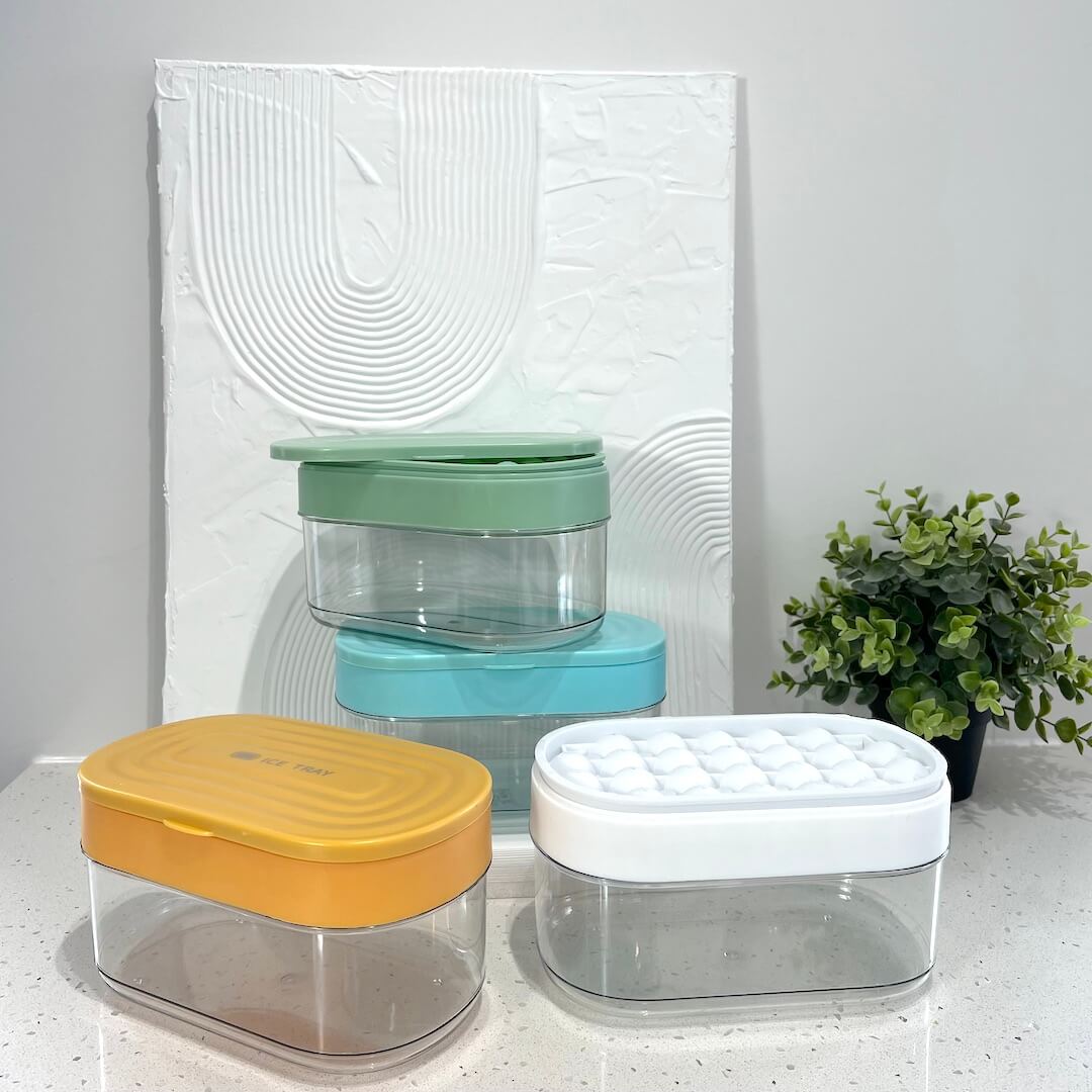 Pastel 2 in 1 Round Ice Cube Maker with Silicone Storage Box