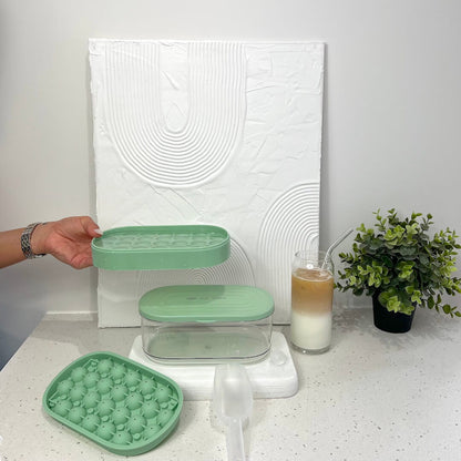 Pastel 2 in 1 Round Ice Cube Maker with Silicone Storage Box