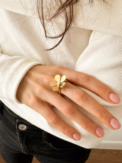Flora Golden Enamel Daisy Ring