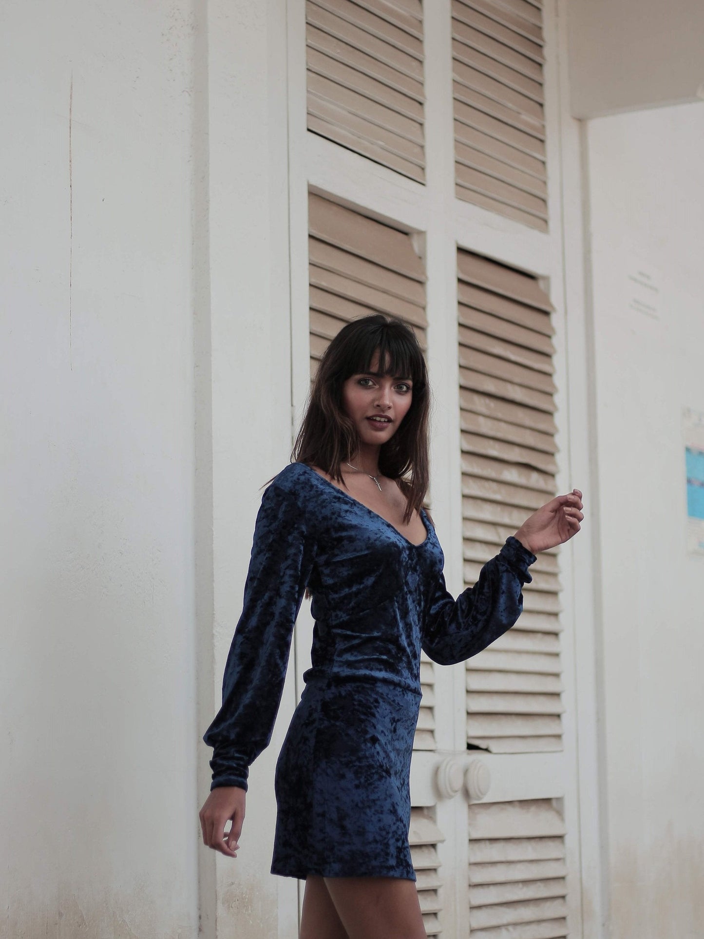 Blue Deep V-Neck Puffed Sleeve Velvet Dress