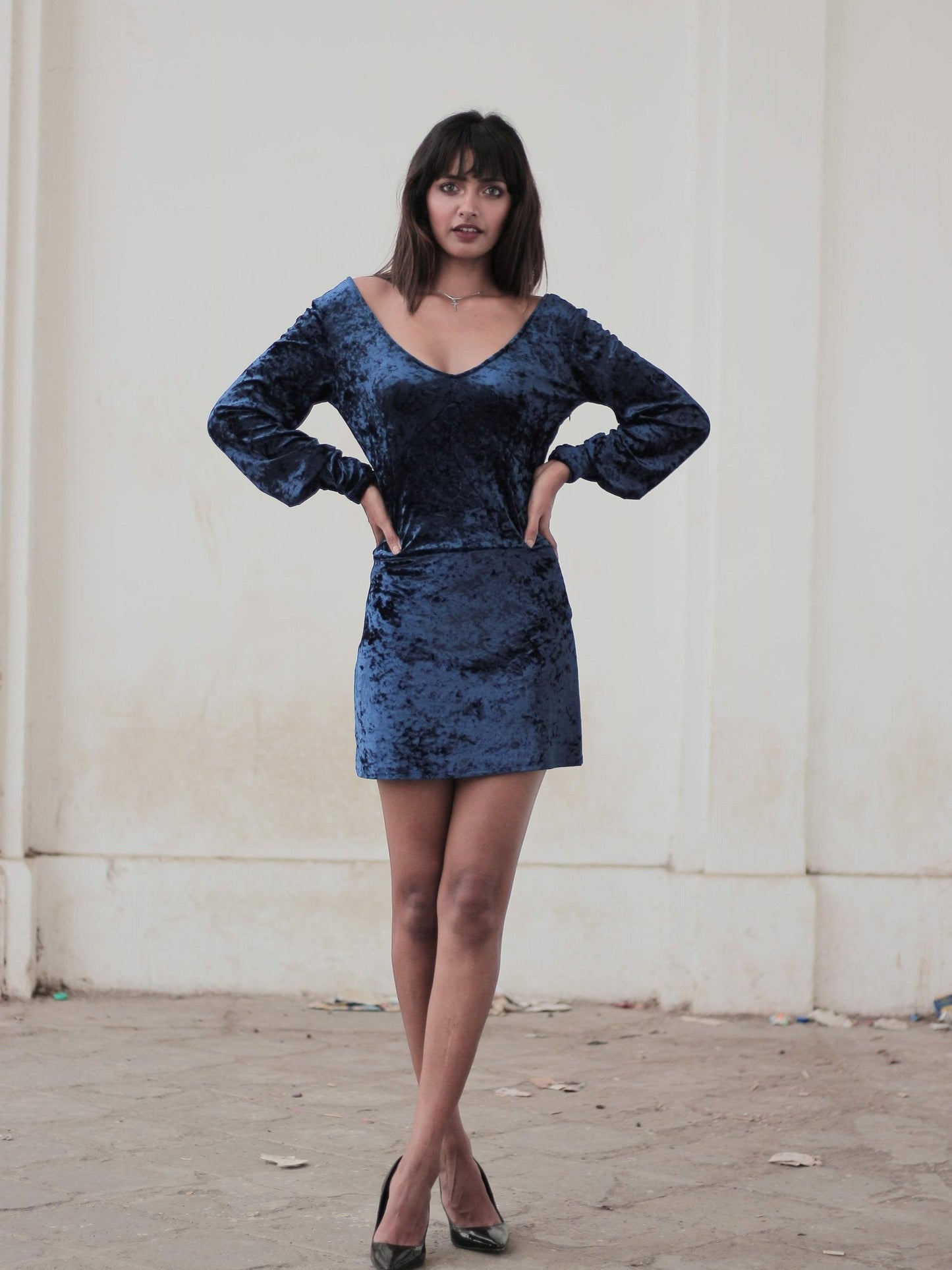 Blue Deep V-Neck Puffed Sleeve Velvet Dress