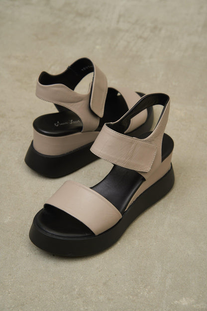 AMYVICTORIA Noir Ease