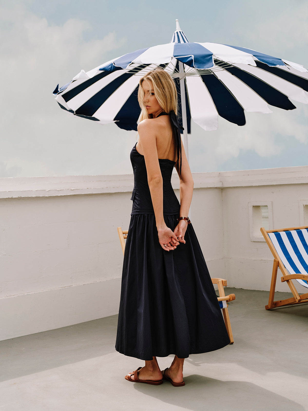 Maxi Cotton Summer Dress with Halter Neck Design and Pockets – Elegant and Comfortable