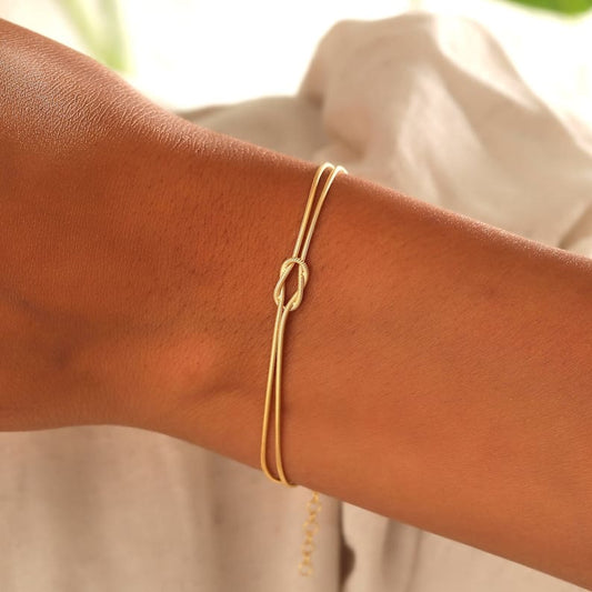 Minimalist Love Knot Bracelet – Waterproof Stainless Steel Unisex Accessory