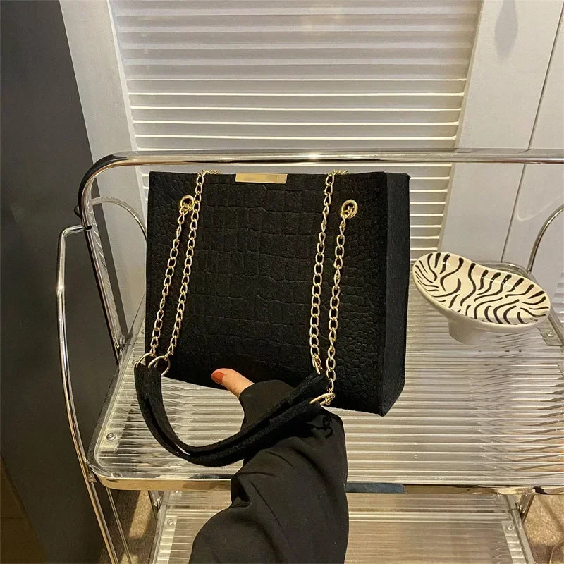 Solid Color Crocodile Print Large Capacity Shoulder Handbag