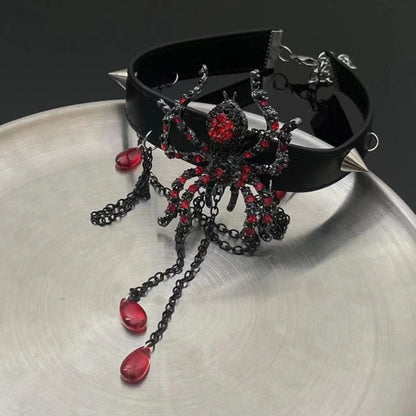 Spider pendant rhinestone rivet choker necklace