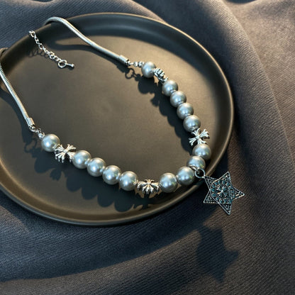 Star pendant faux pearl choker necklace